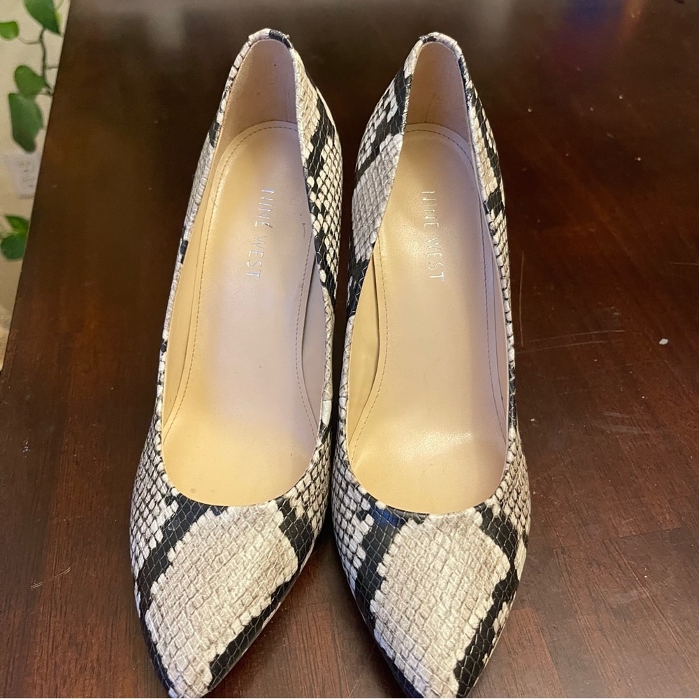 Nine west new leather snake print